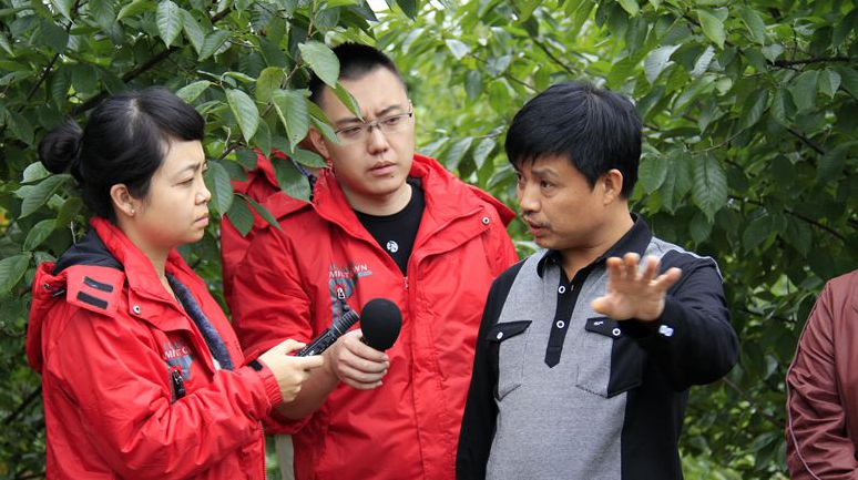 “东莞石排镇委书记到卫健系统调研督导疫情防控从业”