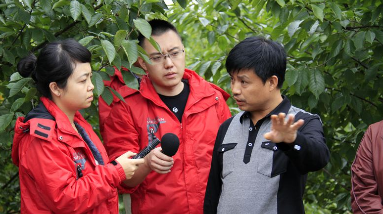 “央行首次使用市场化方法发行普通纪念币”