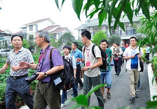 “网络花费日益普及 网购的这些“坑” 你踩到了吗？”