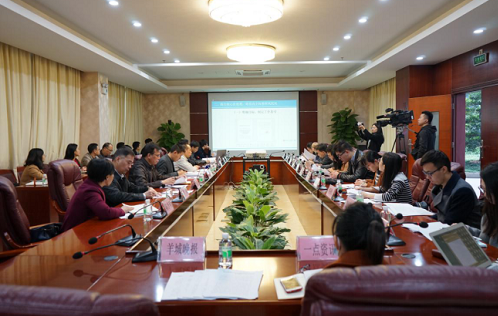 “湖南高校思政课教师新规：按师生比不低于1:350配齐”