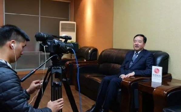 “寒潮预警又来！中东部大部气温猛跌 多地降温超10℃”
