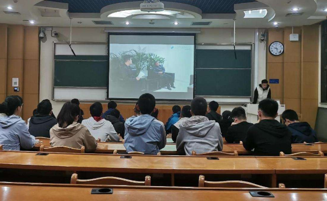 “中标者不在投标单位之列 这笔大修基金业主不愿付”
