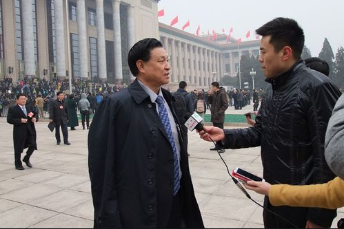 “老旧小区改造迎来“升级版” 老旧小区换新颜”